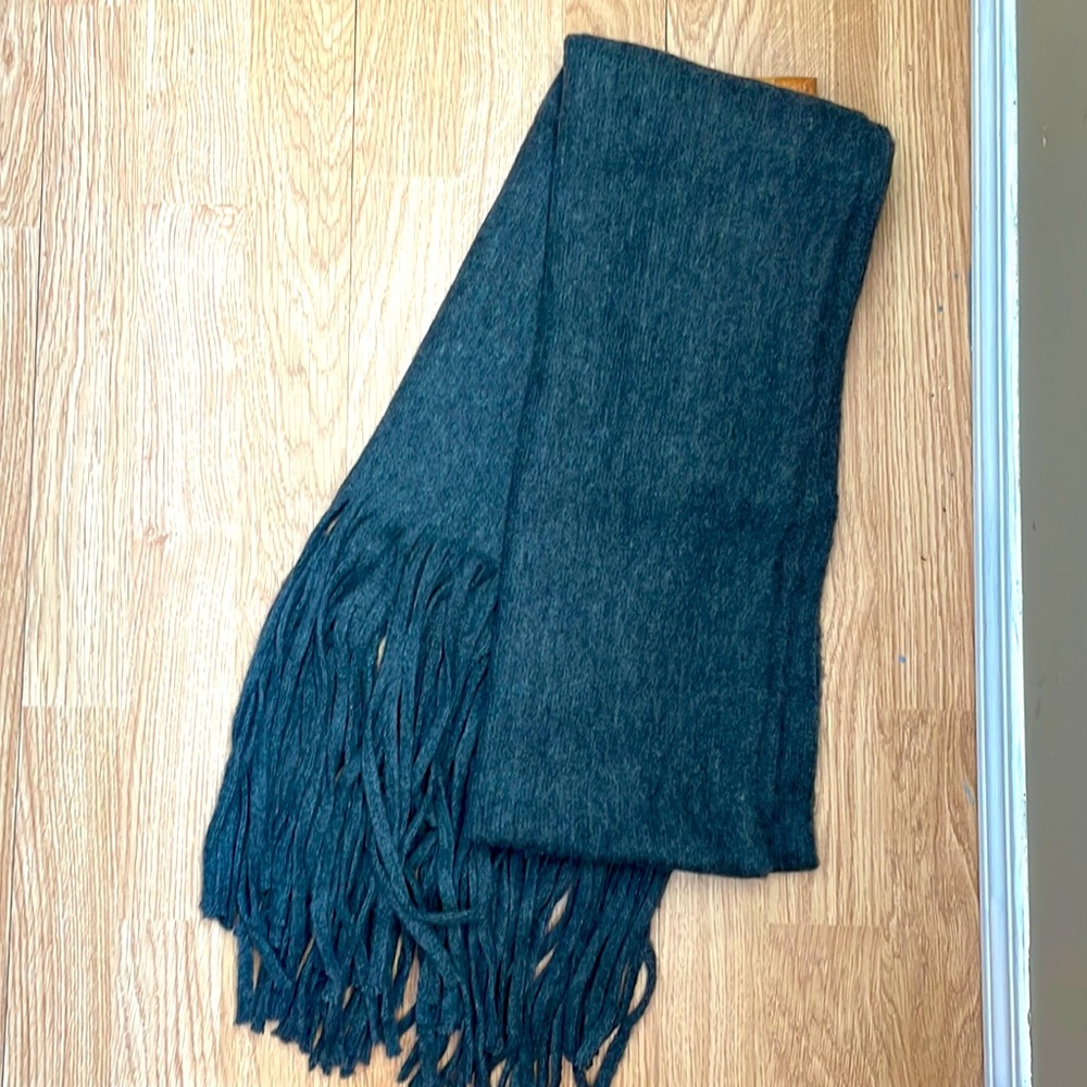 Lucky brand grey scarf NWT